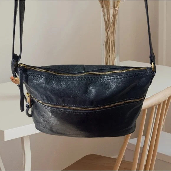 Margot New York Mary Scoop Double Zipper in Black - Picture 6 of 16